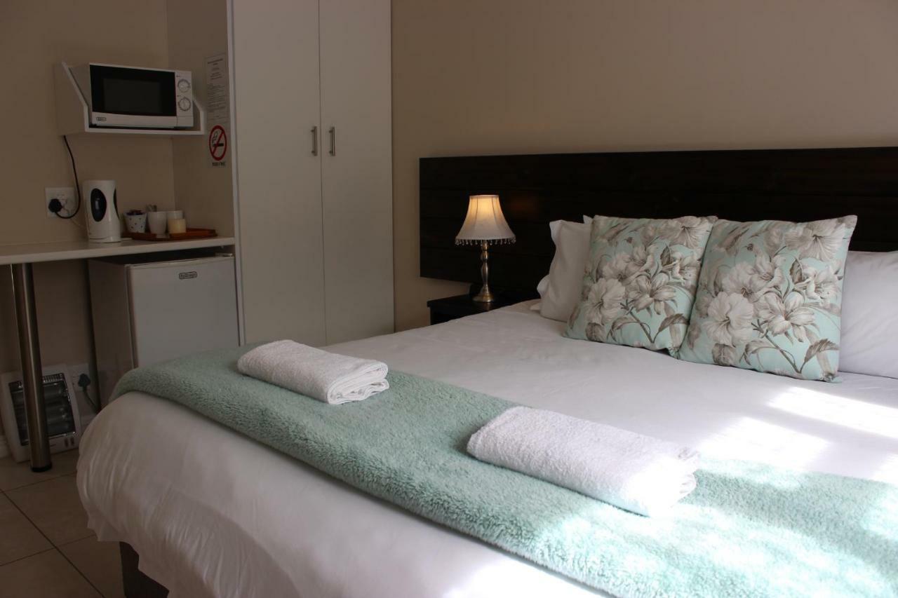 Metime Guesthouse & Self Catering 哈坦柏斯 外观 照片